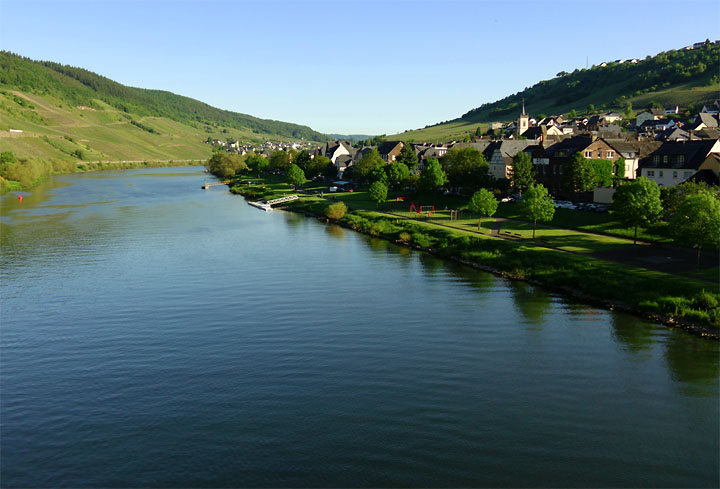 2017-06-19 Reil Promenade an der Mosel